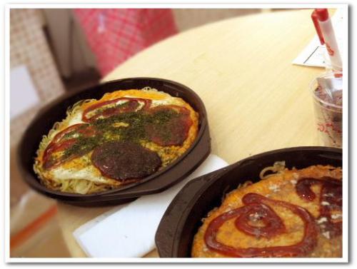 銀座 広島アンテナショップ 広島焼き 広島風お好み焼き ソース 比較 オタフクソース カープソース ミツワソース センナリソース003.jpg