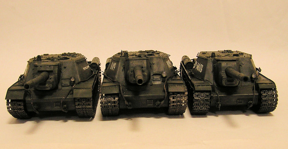 Amazon | ブロンコモデル 1/35 ロシア SU-152 自走砲後期型 可動