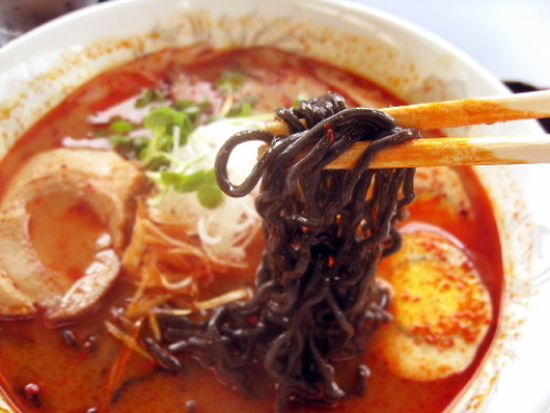 地獄の黒ラーメン 箱根フリーパスを使って箱根・芦ノ湖を観光してみた 011.jpg