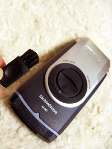 旅行用におすすめの電動ひげそり「ブラウン ポケットシェーバー M-90」携帯用 012.jpg