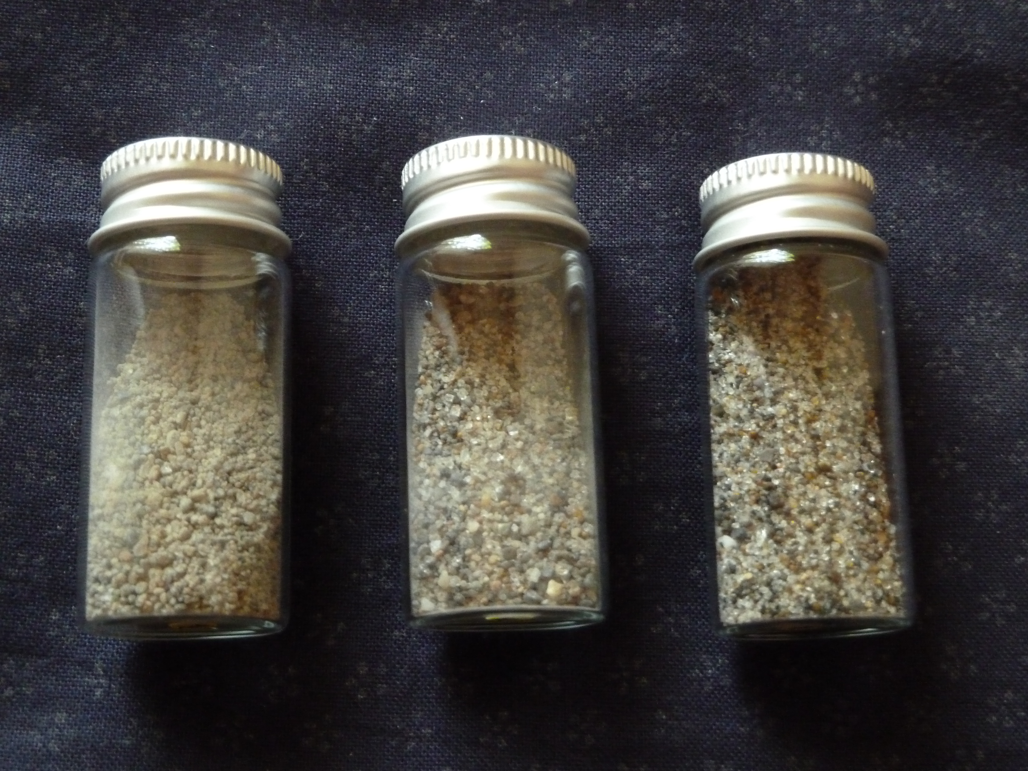 全国15競馬場のダート(砂)セット pic_sand_refill_niigata.jpg