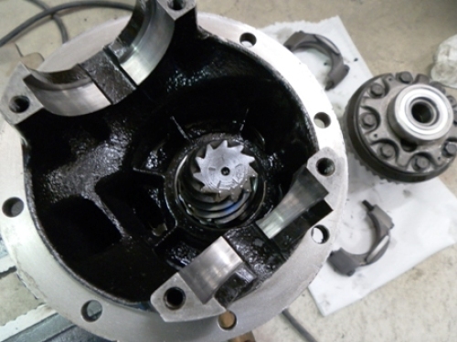 リアデフ組みます