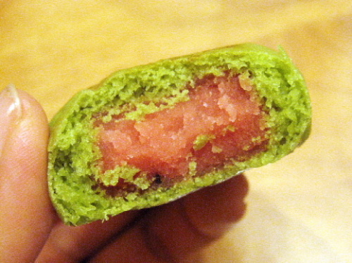 箱根フリーパスを使って箱根・芦ノ湖を観光してみた エヴァンゲリオングッズ「西瓜饅頭」 003.jpg