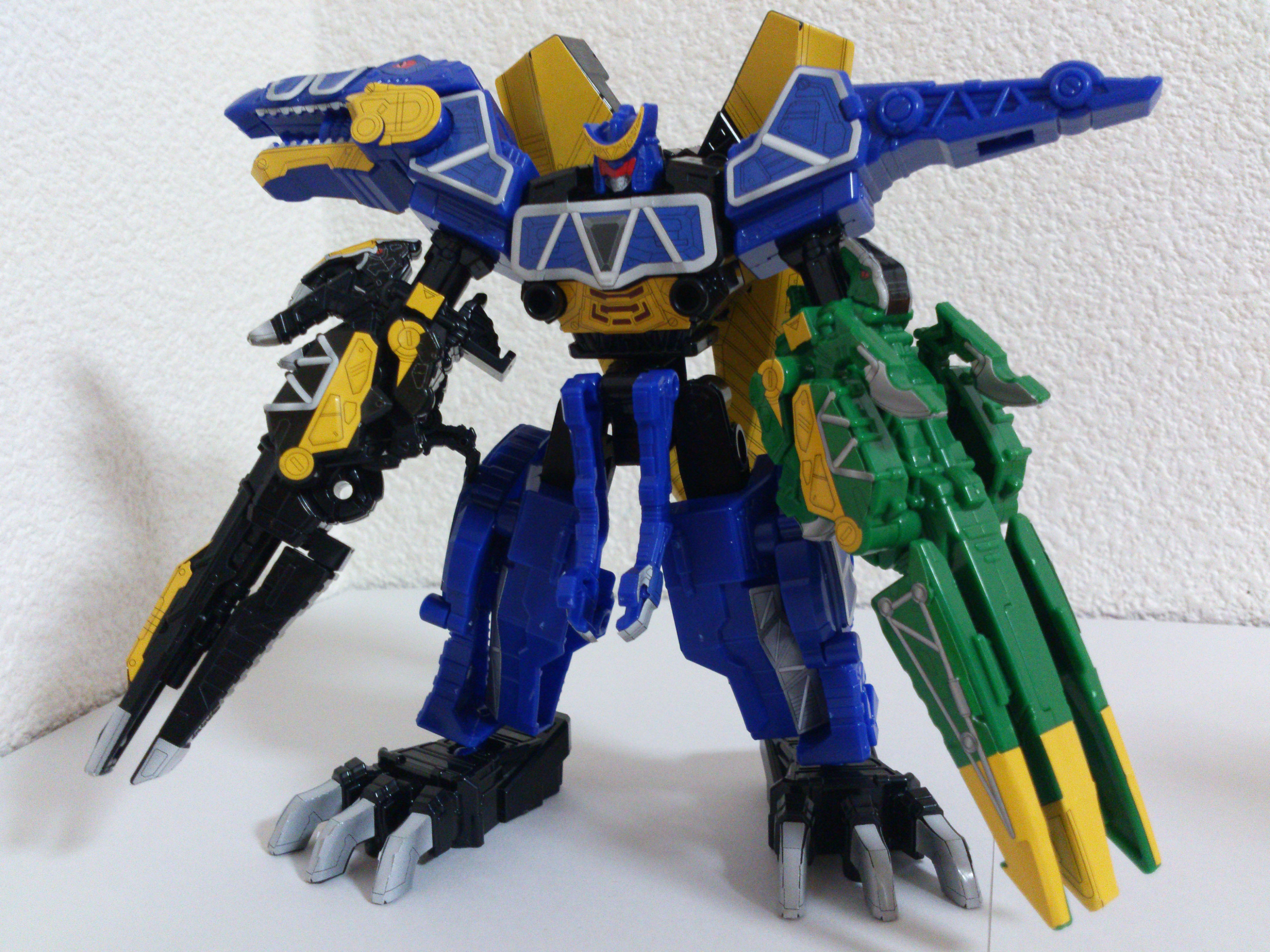 ミニプラ　スピノダイオー　獣電戦隊　キョウリュウジャー　ロボット　ゴジュウジャー ミニプラ 「カミツキ合体 スピノダイオー」 レビュー