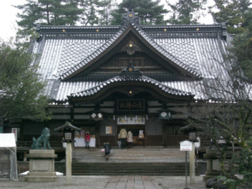 尾山神社拝殿