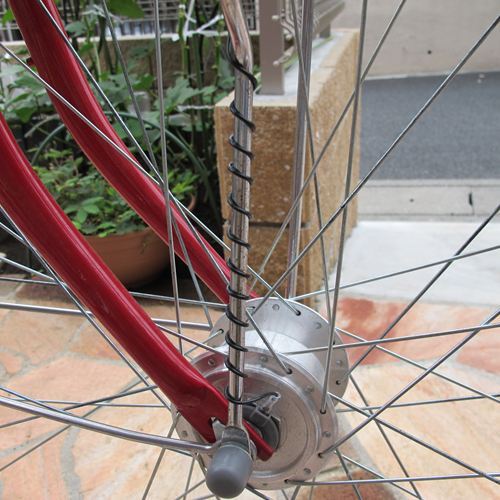 あとは電線をグルグル巻にして ...
