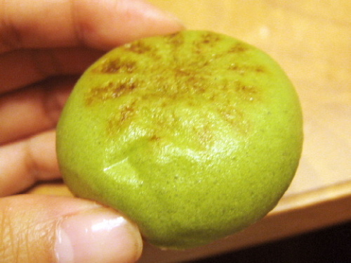 箱根フリーパスを使って箱根・芦ノ湖を観光してみた エヴァンゲリオングッズ「西瓜饅頭」 002.jpg