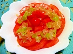 簡単エコなトマトと大根菜(茎）のサラダ