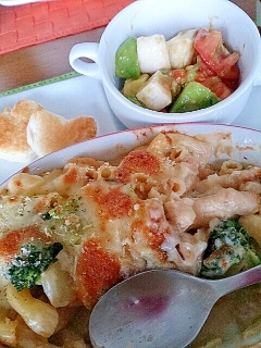 鶏むね肉と豆乳でヘルシー!熱々マカロニグラタン