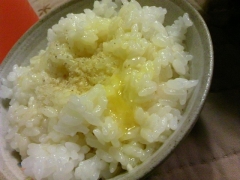 蒸し生姜と塩麹の卵かけ飯
