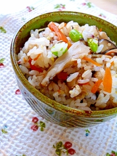 たっぷりきのこの混ぜご飯*しょうが風味