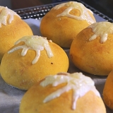 Wチーズのトマトパン