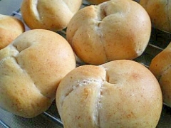 全粒粉+ライ麦粉でソフトパン