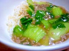 とろっと美味しい♪チンゲン菜と挽肉の中華あんかけ丼