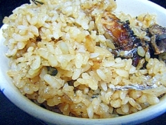 さばの味噌煮の缶詰で♪炊き込みご飯★