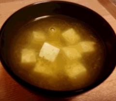 簡単!おろしメカブ♪ 豆腐汁☆