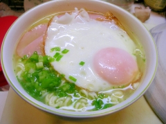 非常の時に レンジでインスタントラーメン