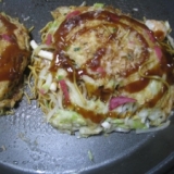 ボリュームたっぷり広島焼き