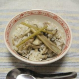 

ベトナム風　鶏と茸のレモングラス炊き込みご飯