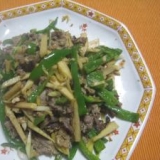 牛肉ピーマン筍炒め