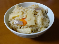 タケノコ炊き込みご飯