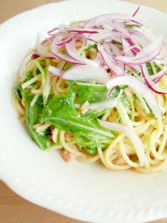 切って和えるだけ★水菜とツナのゴマドレパスタ