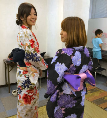 後ろ