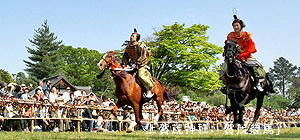 葵祭・上賀茂神社：「賀茂競馬」2012年.jpg