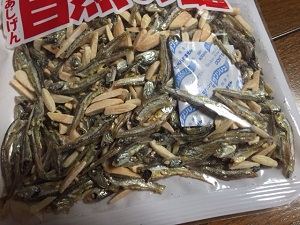 小魚アーモンド2