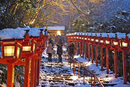 京都のニュース 貴船神社で雪の日限定のライトアップ 京都検定勉強 ワルディーの京都案内 楽天ブログ