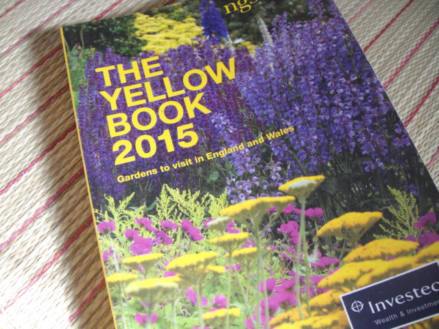 The Yellow Book 久々の洋書 Z はイギリスから 白いつる薔薇の咲く庭を夢見て 楽天ブログ