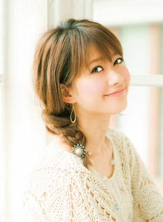 三つ編みを使ったアレンジってやっぱりかわいい♡. 出典image.space.rakuten.co.jp