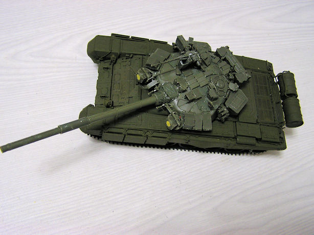 ロシアT－90主力戦車、TBS－86ドーザーブレード搭載