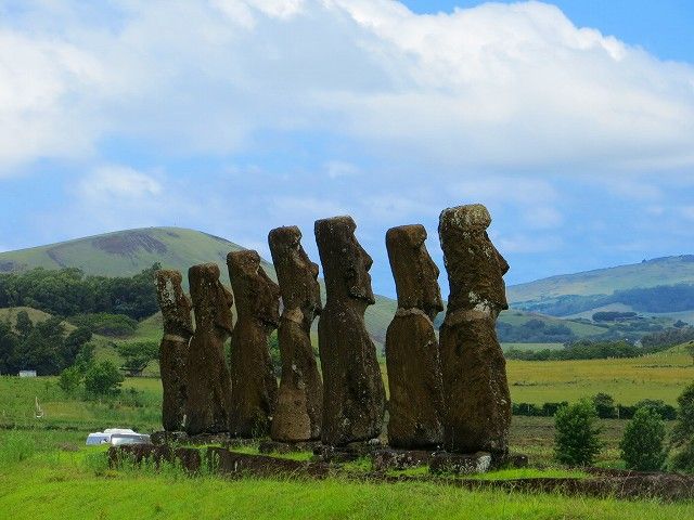 海を見つめる理由とは アフ アキビ イースター島のモアイ像 きらりの旅日記 楽天ブログ