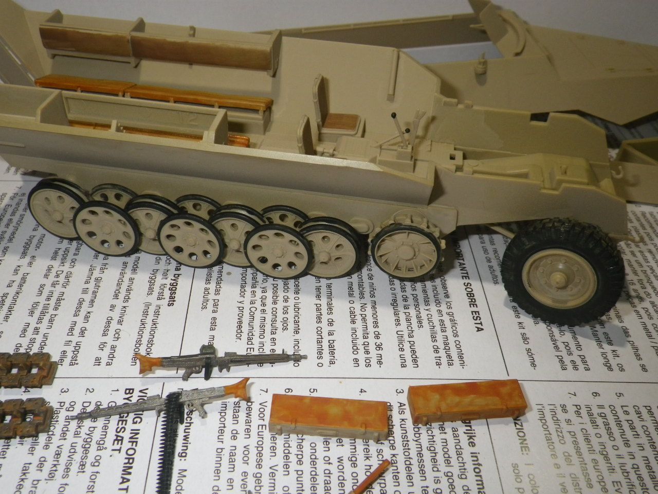 タミヤ 1/35 ドイツ ハノマーク装甲兵員輸送車D型製作③ | 54歳出戻り