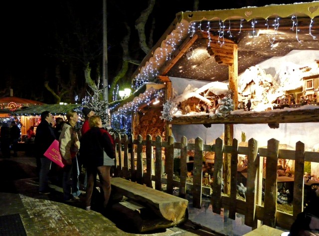 1225 Nativity scene in Saint-Tropez.jpg