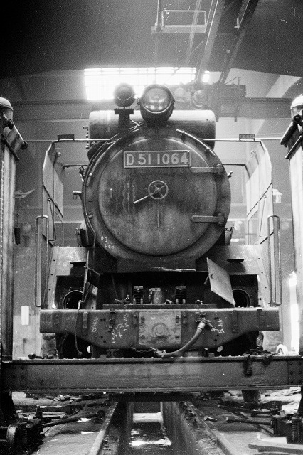 蒸気機関車 モノクロ写真 大判 190951685-old-black-and-white-