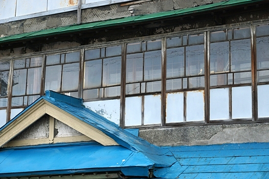 増毛駅前