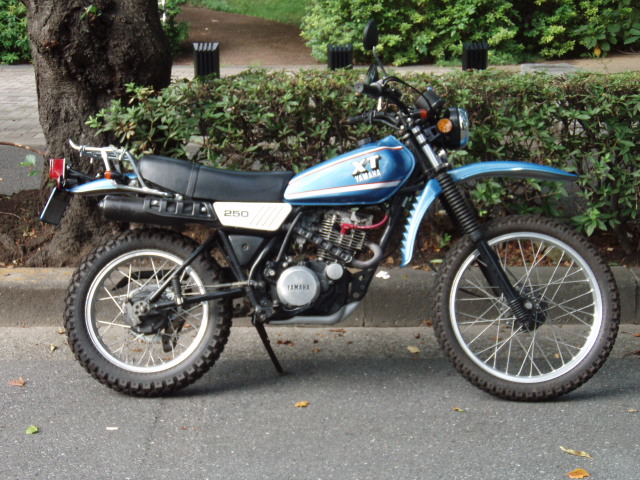 フロントウィンカーも交換しました。 | 旧車XT250 3Y5に再び