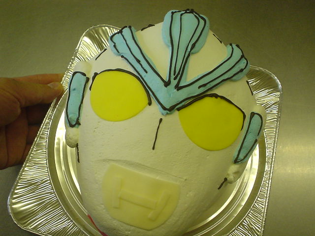 今日は ウルトラマンの日だそうです やってみたシリーズ ウルトラマン 作ってみた パティシエ かわた日記 3d ケーキ職人 バースデー ケーキ 誕生日ケーキ キャラクターケーキ