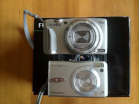 富士フイルム FinePix F900EXR － バーゲンセールに入ったみたい