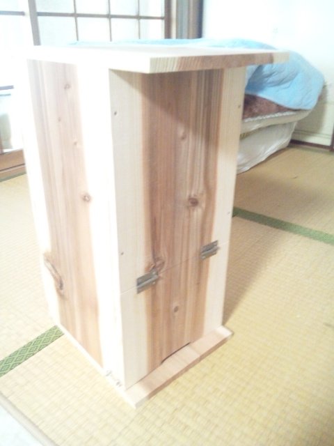 日本ミツバチ捕獲用 待ち箱設置 : HikoさんのジャンクBOXの2