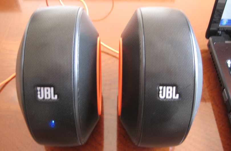 JBL Pebbles バスパワードスピーカー USB DAC内蔵 ブラック