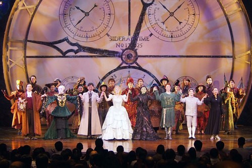 ウィキッド」初日から満席 劇団四季北海道劇場で開幕 | ミロくんの都合