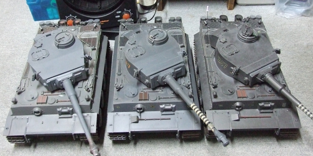 1/15 BANDAI ドイツ重戦車 タイガー1 リモコン (ラジコン搭載可)