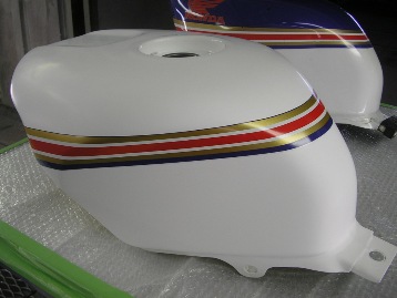 ホンダ NSR250R－SP ロスマンズ タンクのリフレッシュ