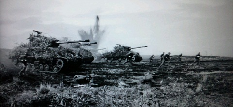 20120821用迫りくる戦車.JPG