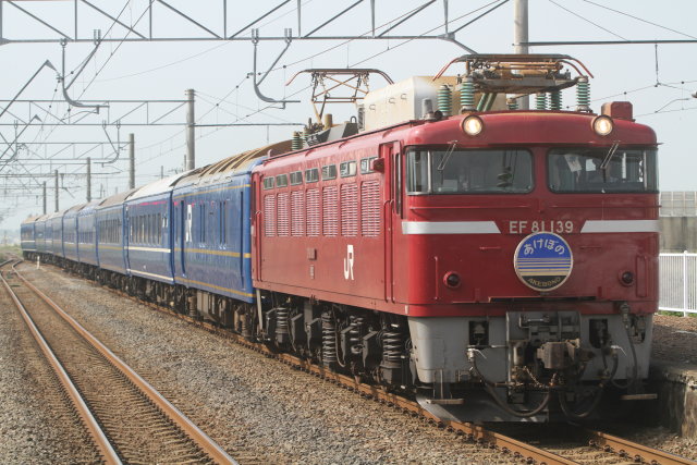 【室内灯付き】EF81 139　電気機関車+24系  あけぼの 12両編成 鉄道模型】24系 寝台特急「あけぼの」－室内灯に驚き