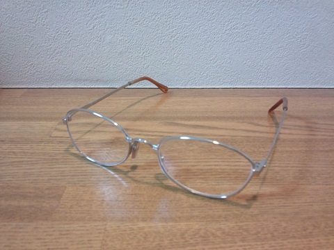 20120808用105円の老眼鏡その1.JPG