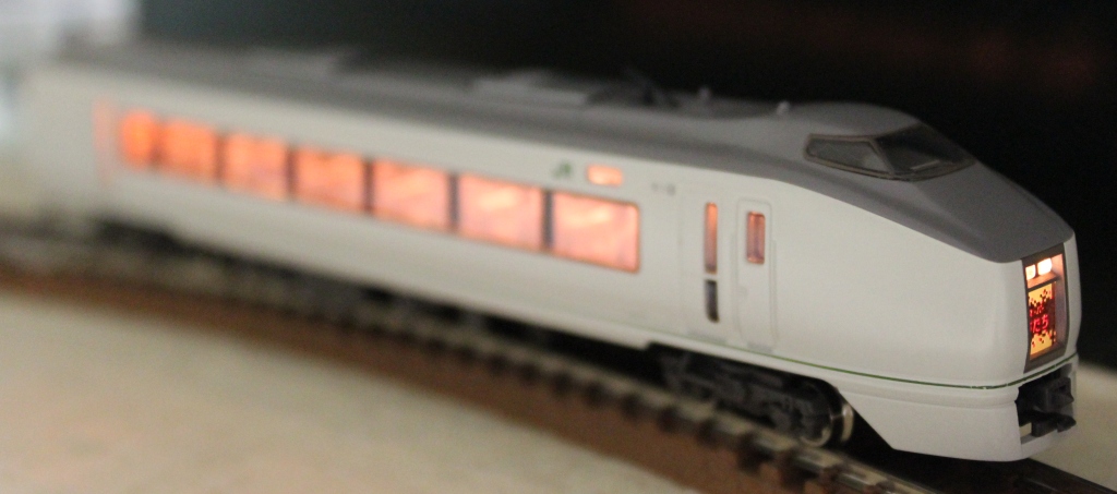 KATO６５１系スーパーひたち 白色ＬＥＤ室内灯改造 | 下手の横好き